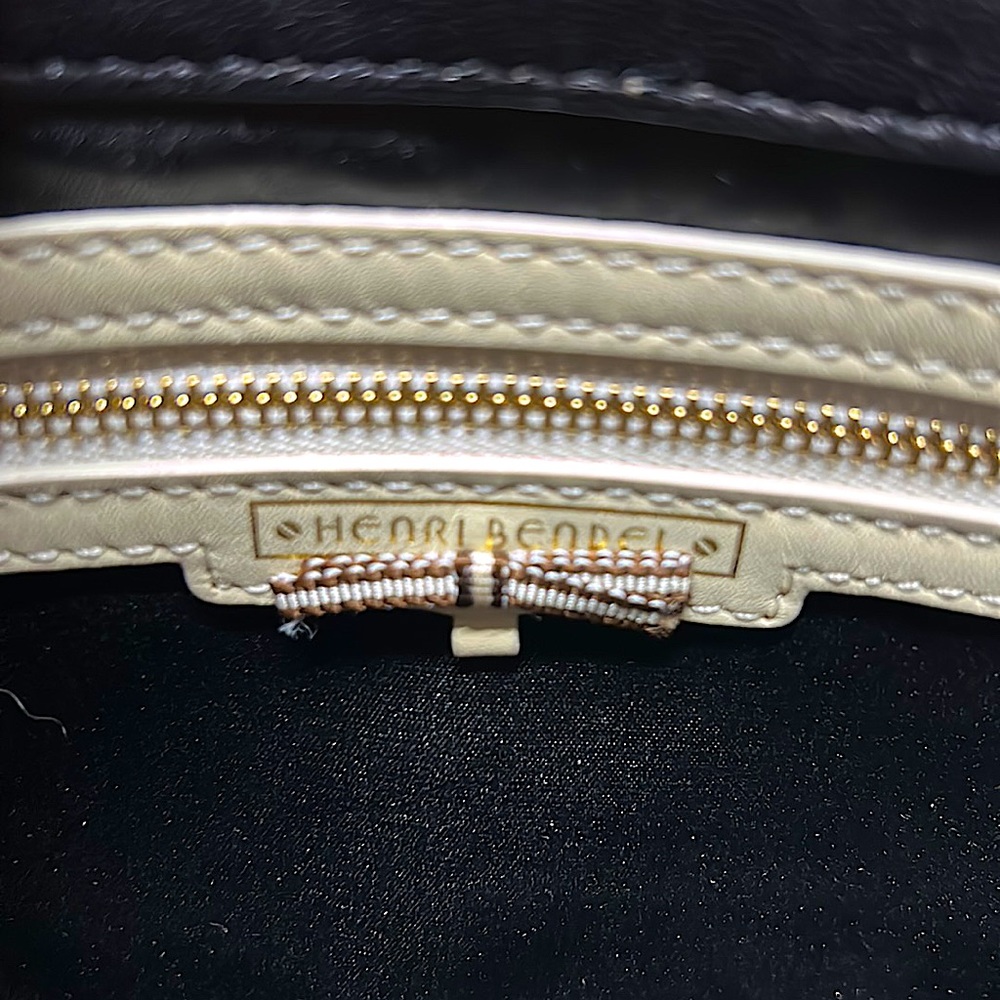 Henri Bendel Beautiful Authentic Beige and Gold Chain Satchel Purse Bag 👜👜 - Picture 7 of 7